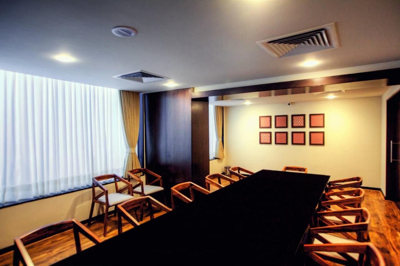Minla Hotel Bangalore Exterior photo